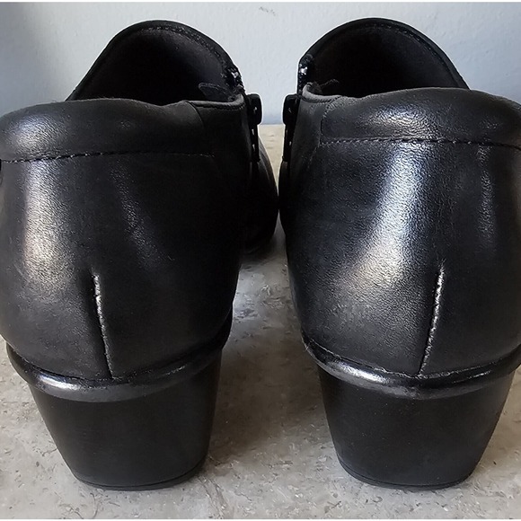 Clarks Bendables Womens 9 M Black Leather Slip On Comfort Ankle Boots Booties - Picture 7 of 12